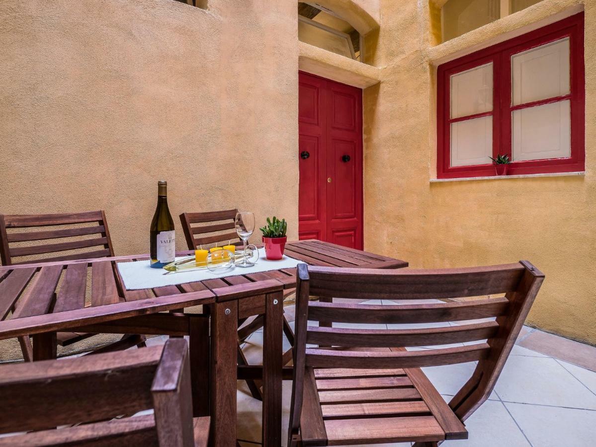 Valletta Main Street Apartment Buitenkant foto